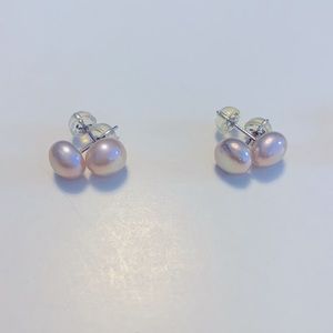 #E1 GENUINE PEARL ear studs
